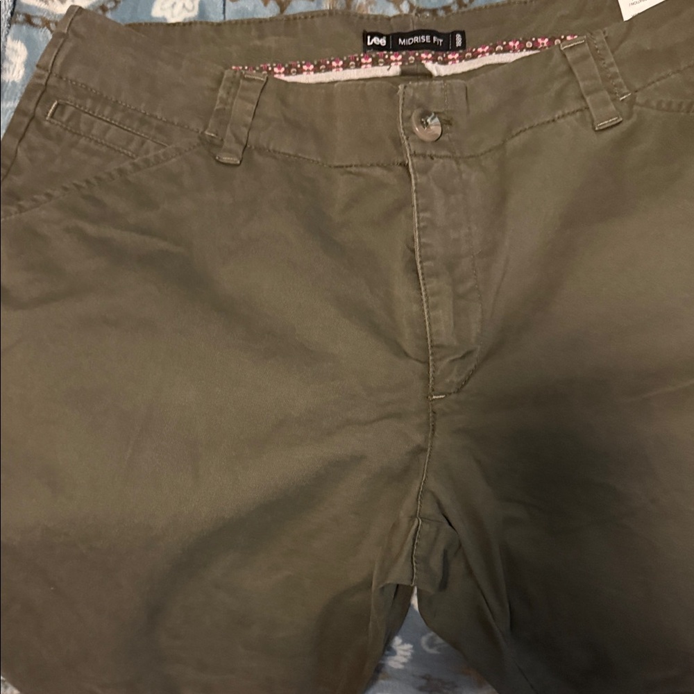 Lee Women's Olive Capris